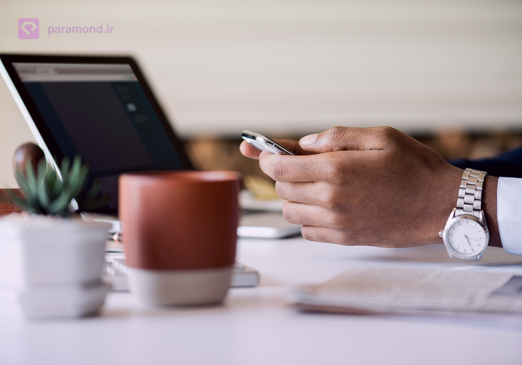 فرآیند مدیریت زمان و غیبت کارکنان در ماژول حضور و غیاب پاراموند چگونه انجام می‌شود؟